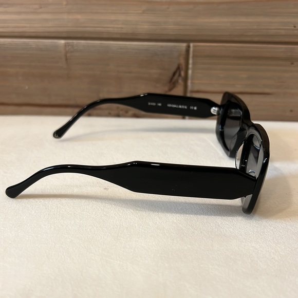 FINLAY Kendall Sunglasses - Black/Grey Lenses main image 5